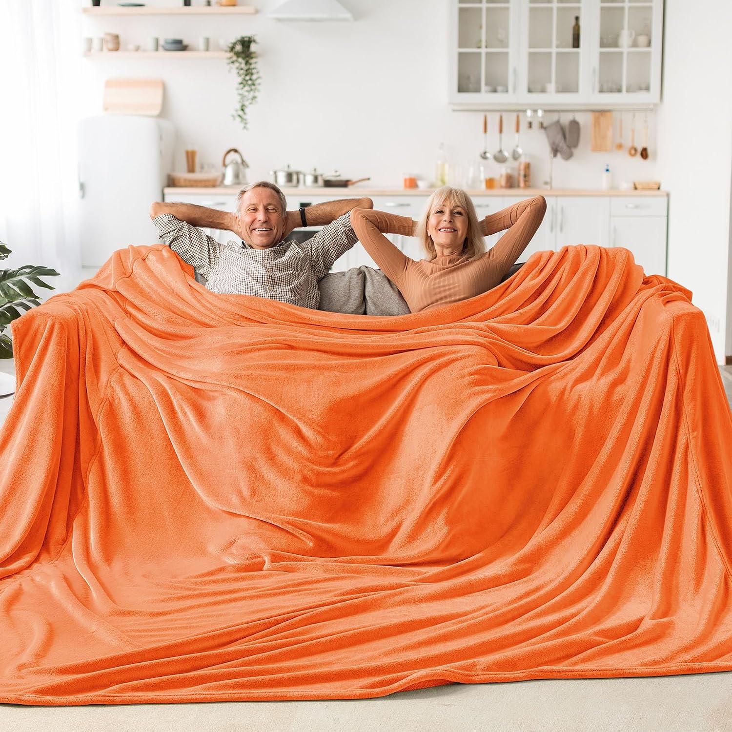 BEDELITE Fleece Blanket Black Throw Blankets for Couch & Bed, Luxury Plush Cozy Fuzzy Blanket 50x60 inches, Super Soft Warm Lightweight Throw Blanket for Travel Camping