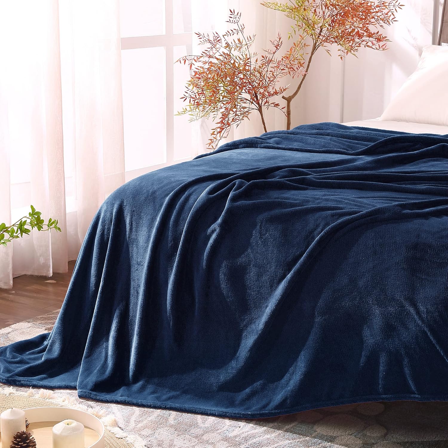 BEDELITE Fleece Blanket Black Throw Blankets for Couch & Bed, Luxury Plush Cozy Fuzzy Blanket 50x60 inches, Super Soft Warm Lightweight Throw Blanket for Travel Camping